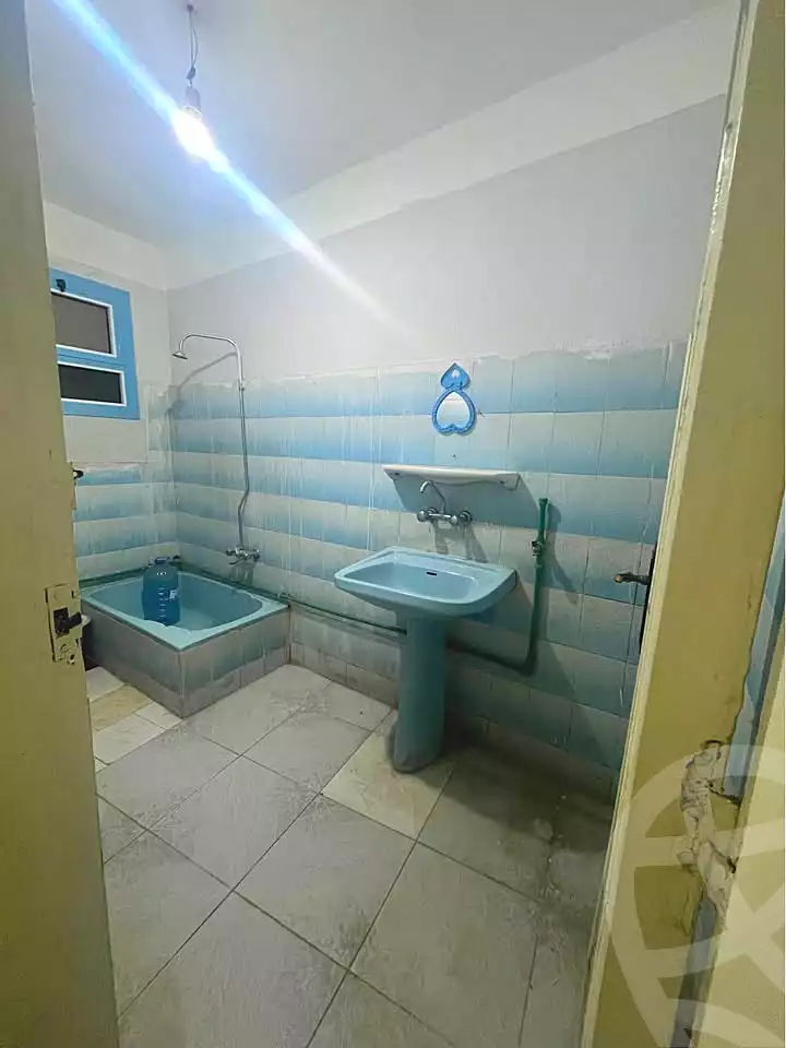 https://aqarmap.com.eg/ar/listing/7139743-for-rent-alexandria-miami-street-57