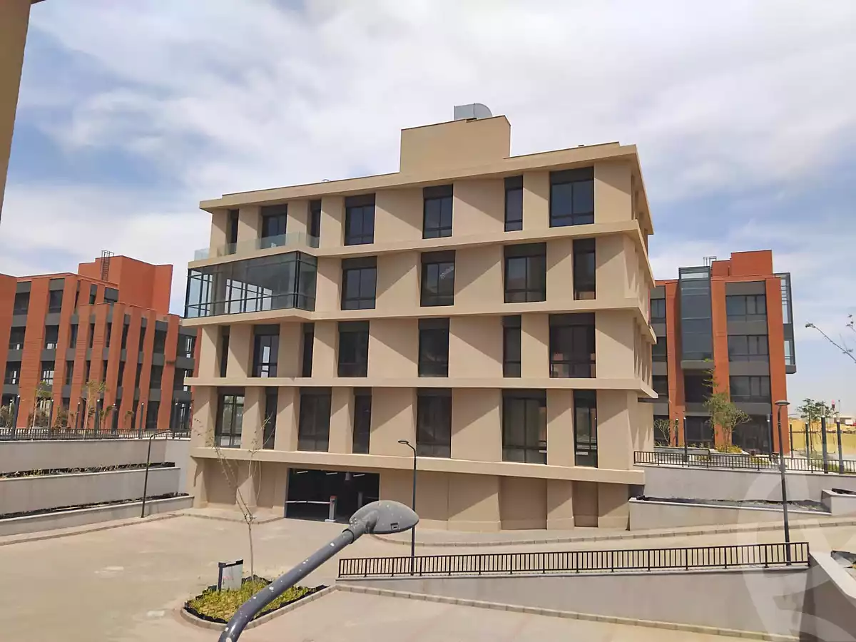 https://aqarmap.com.eg/ar/listing/7139998-for-sale-cairo-new-cairo-compounds-myndhws-byzns-mrkz-llttwyr