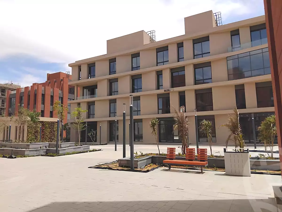 https://aqarmap.com.eg/ar/listing/7139998-for-sale-cairo-new-cairo-compounds-myndhws-byzns-mrkz-llttwyr
