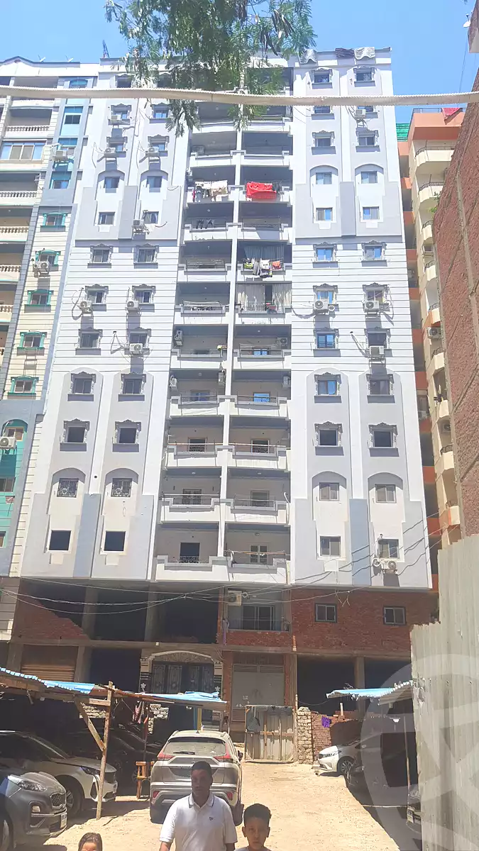 https://aqarmap.com.eg/ar/listing/6960463-for-sale-sharqia-zagazig-zagazig-city-ghasham-rd