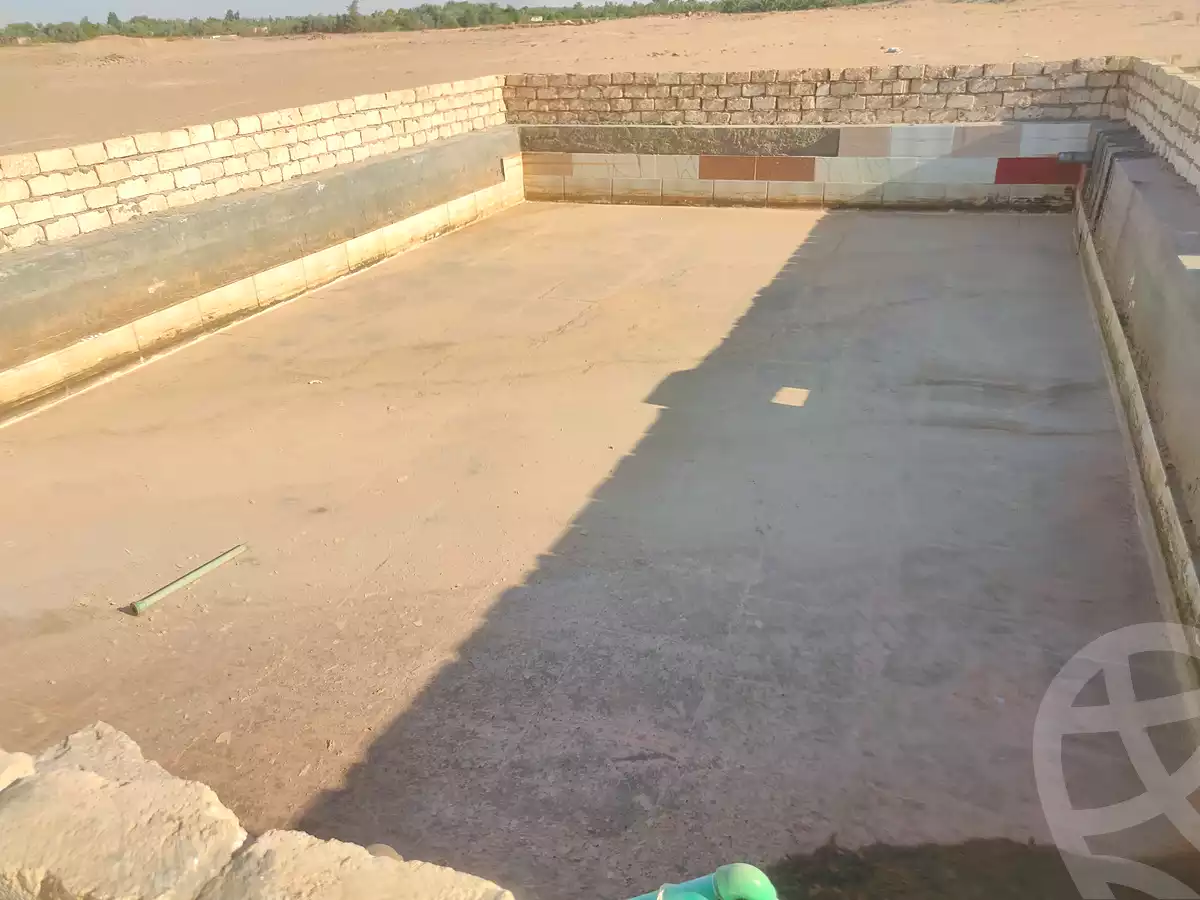 https://aqarmap.com.eg/ar/listing/7140650-for-sale-new-valley-kharga-oasis-qret-el-sherka