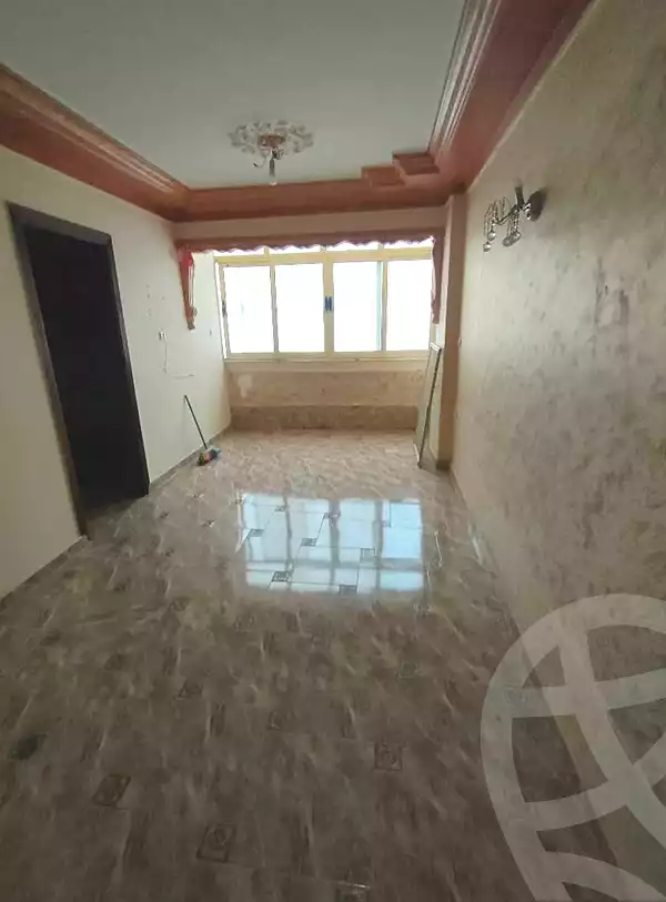 https://aqarmap.com.eg/ar/listing/7141432-for-rent-alexandria-new-miami-eskot