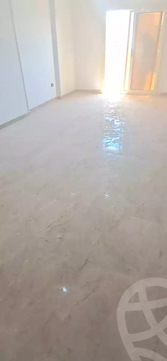 https://aqarmap.com.eg/ar/listing/7141491-for-rent-alexandria-new-miami-eskot