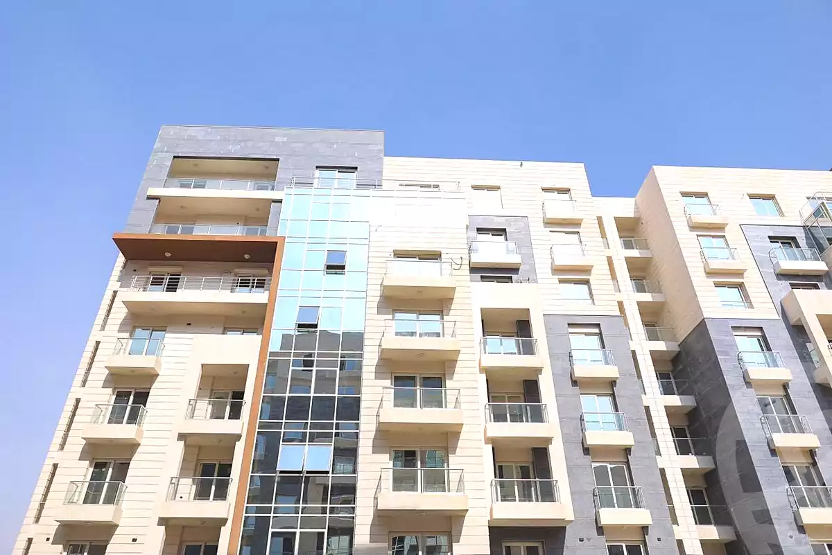 https://aqarmap.com.eg/en/listing/7141874-for-sale-cairo-new-administrative-capital-r7-oia
