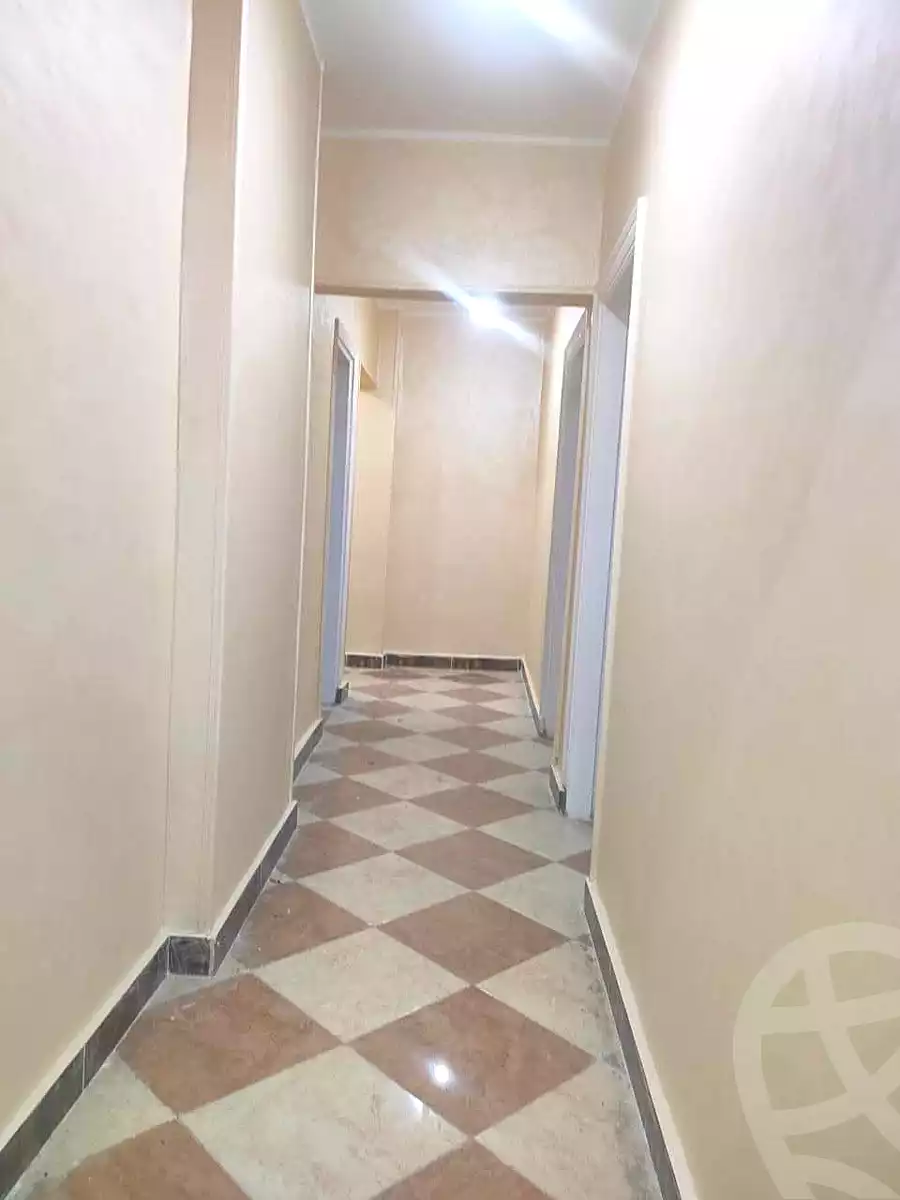 https://aqarmap.com.eg/en/listing/7142559-for-sale-cairo-helwan-helwan-el-sharkeya-latif-basha-st