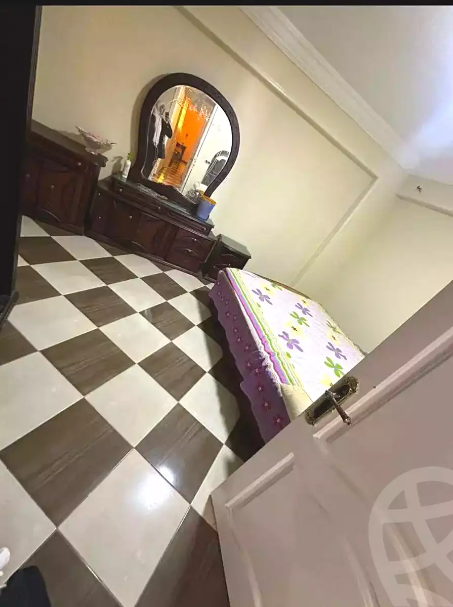 https://aqarmap.com.eg/ar/listing/7142657-for-sale-alexandria-sydy-bshr-shr-mlk-hfny