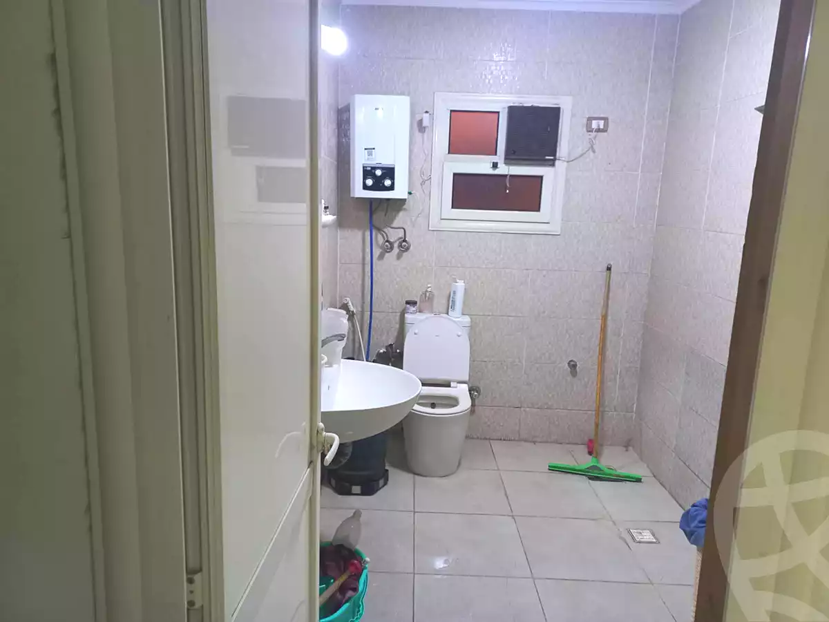 https://aqarmap.com.eg/en/listing/7142902-for-sale-cairo-helwan-helwan-el-sharkeya-heidar-st