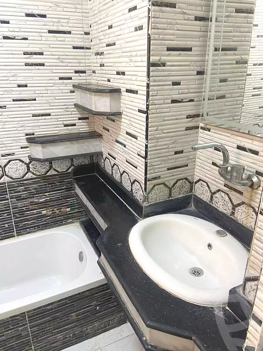 https://aqarmap.com.eg/ar/listing/7142930-for-sale-alexandria-sydy-bshr-sydy-bshr-bhry