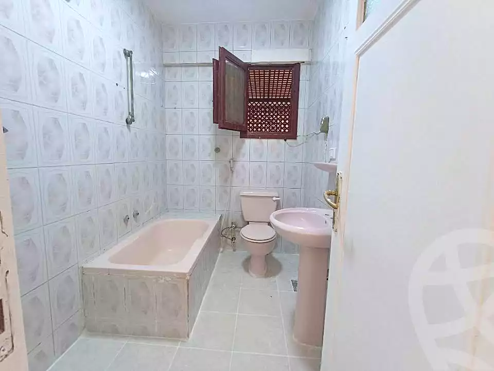 https://aqarmap.com.eg/en/listing/7143119-for-sale-alexandria-al-agamy-shataa-el-nakheel
