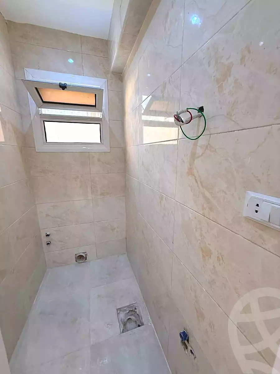 https://aqarmap.com.eg/ar/listing/7143669-for-sale-alexandria-el-asafra-shr-45