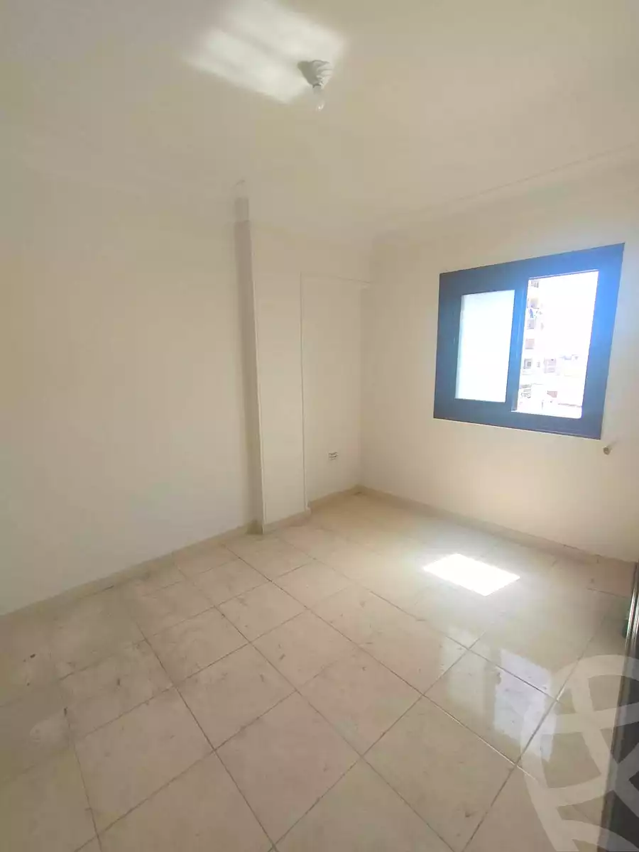 https://aqarmap.com.eg/ar/listing/7144668-for-sale-alexandria-al-agamy-lbytsh-el-saleheen-mosque-st