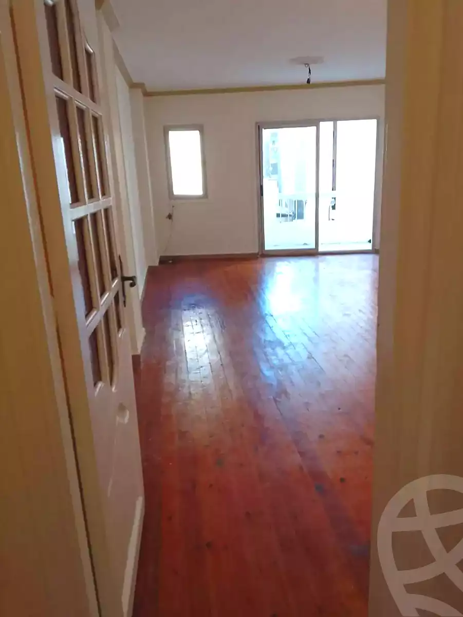 https://aqarmap.com.eg/ar/listing/7144697-for-rent-alexandria-ganaklis