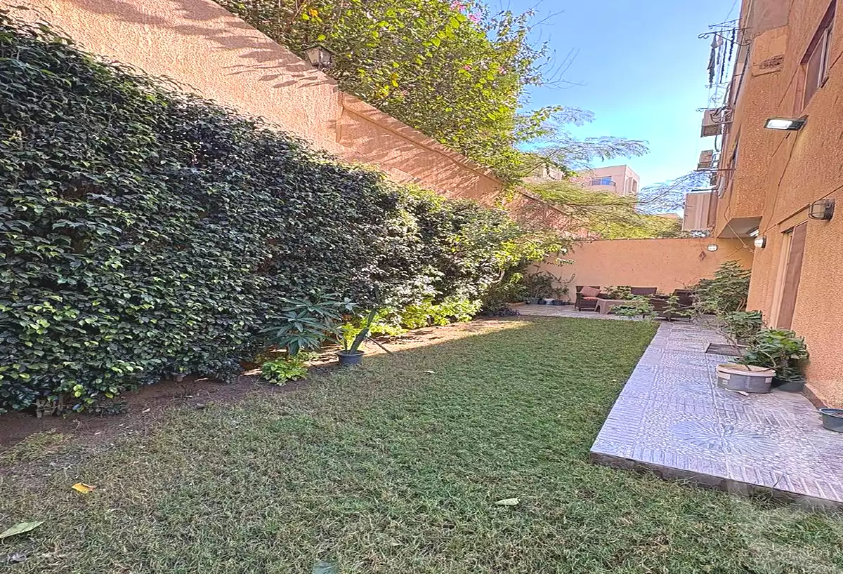https://aqarmap.com.eg/en/listing/7145712-for-sale-cairo-new-cairo-first-settlement-mhwr-mstfy-kml