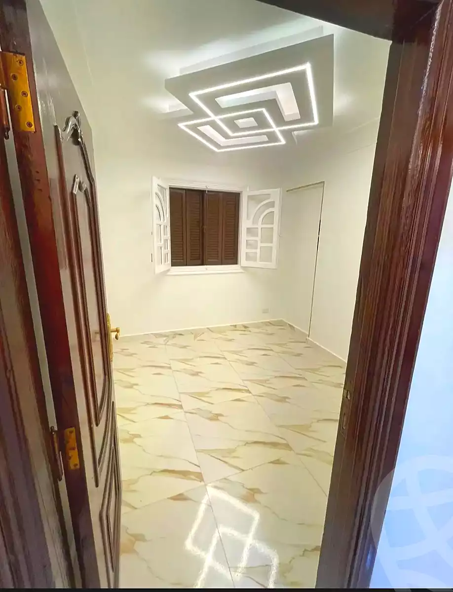 https://aqarmap.com.eg/ar/listing/7146625-for-sale-alexandria-sydy-bshr-sydy-bshr-bhry-mohamed-el-srafi-st.