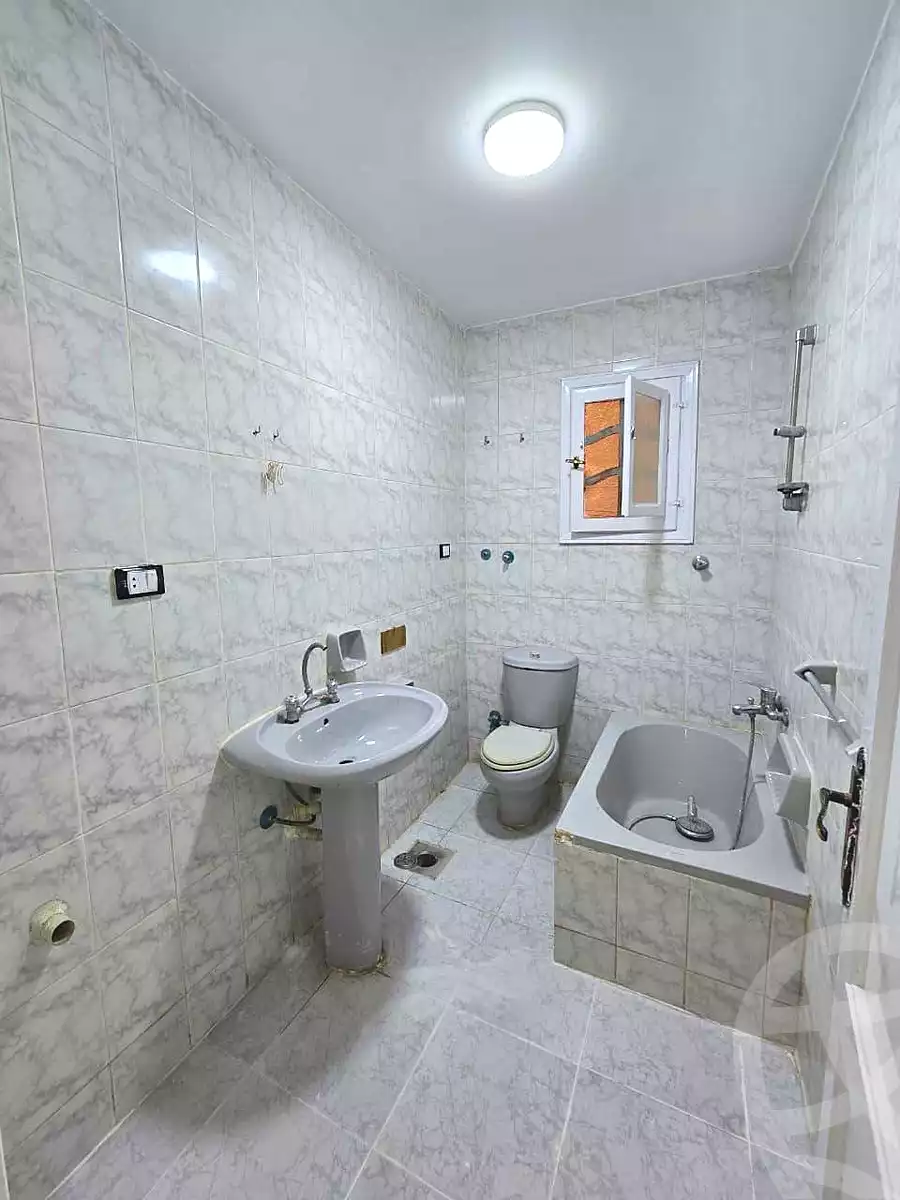 https://aqarmap.com.eg/ar/listing/7147414-for-sale-alexandria-al-agamy-shataa-el-nakheel