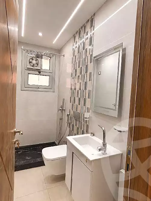https://aqarmap.com.eg/ar/listing/7147974-for-sale-cairo-el-sheikh-zayed-city-compounds-el-khamayel