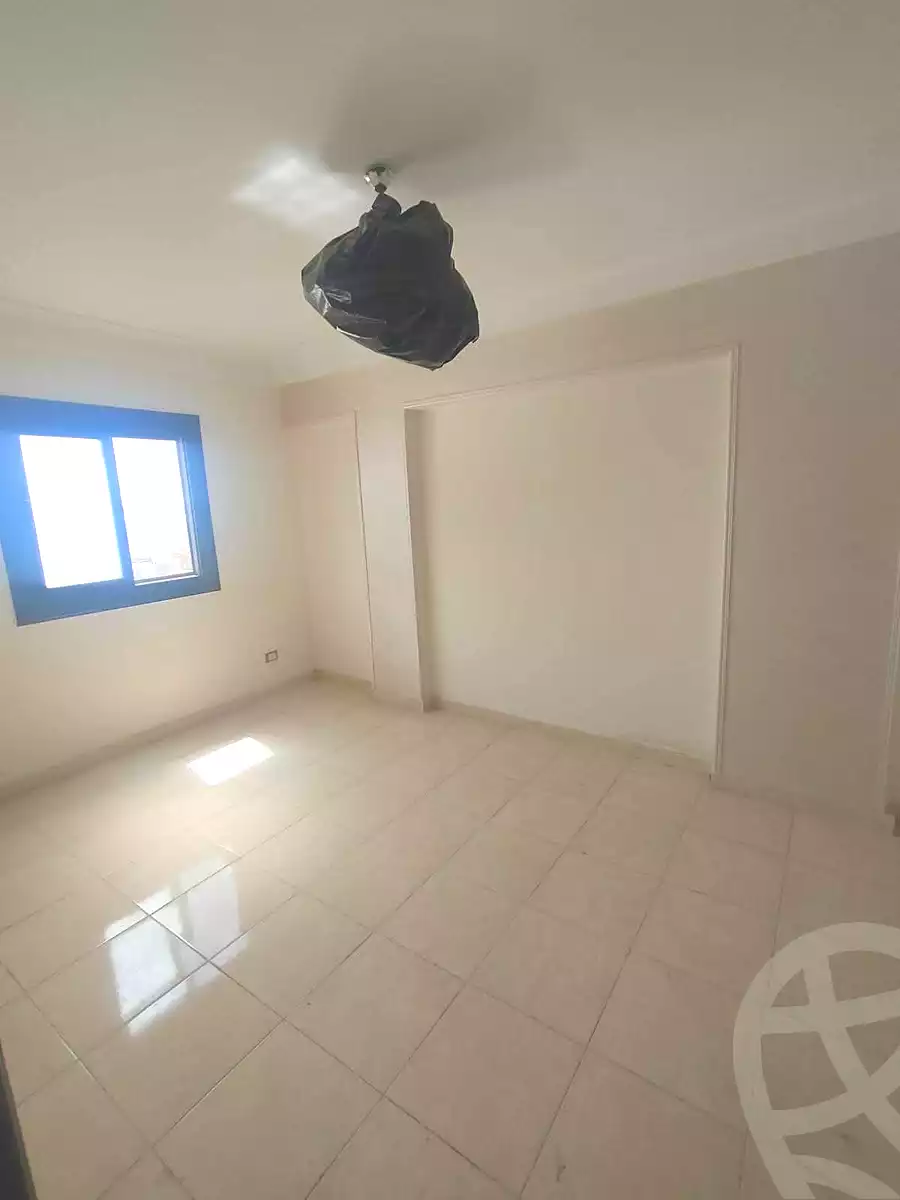 https://aqarmap.com.eg/en/listing/7148331-for-sale-alexandria-al-agamy-lbytsh-el-saleheen-mosque-st