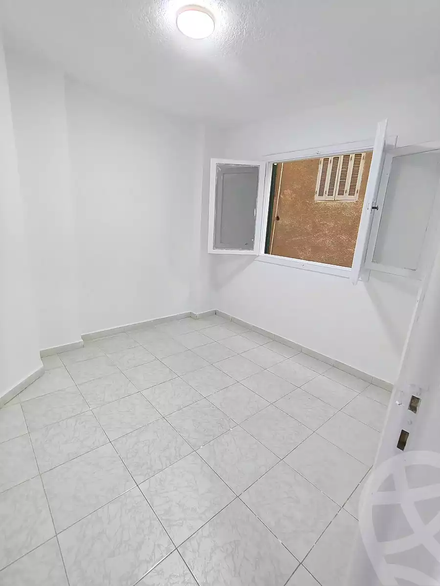 https://aqarmap.com.eg/ar/listing/7149422-for-sale-alexandria-al-agamy-shataa-el-nakheel
