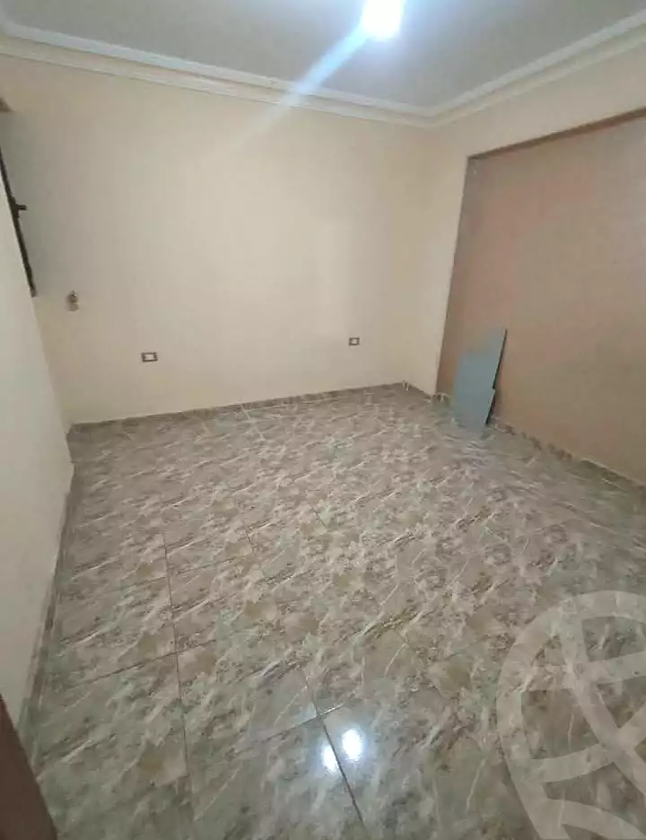 https://aqarmap.com.eg/ar/listing/7150097-for-rent-alexandria-new-miami-eskot