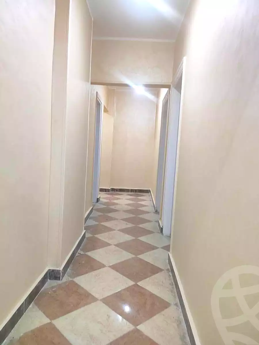 https://aqarmap.com.eg/en/listing/7150557-for-sale-cairo-helwan-helwan-el-sharkeya-latif-basha-st