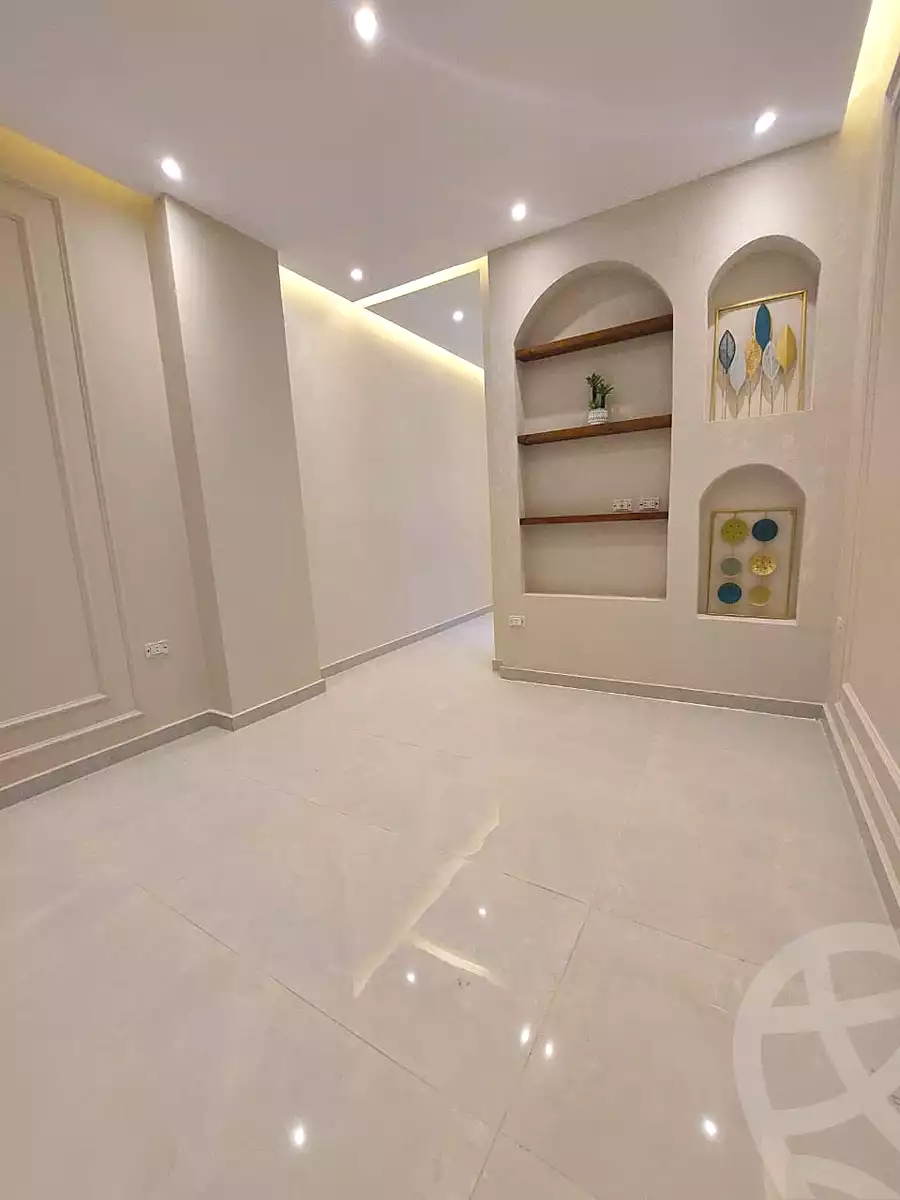 https://aqarmap.com.eg/en/listing/7152420-for-sale-cairo-6th-of-october-el-ahyaa-neighborhood-2nd-divided-from-al-kafrawei-st