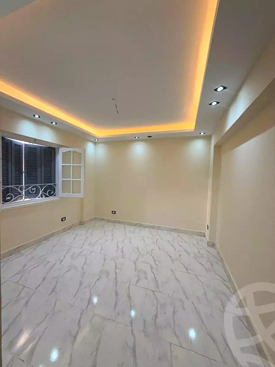 https://aqarmap.com.eg/ar/listing/7152627-for-sale-alexandria-sydy-bshr-sydy-bshr-bhry-mohamed-el-srafi-st.