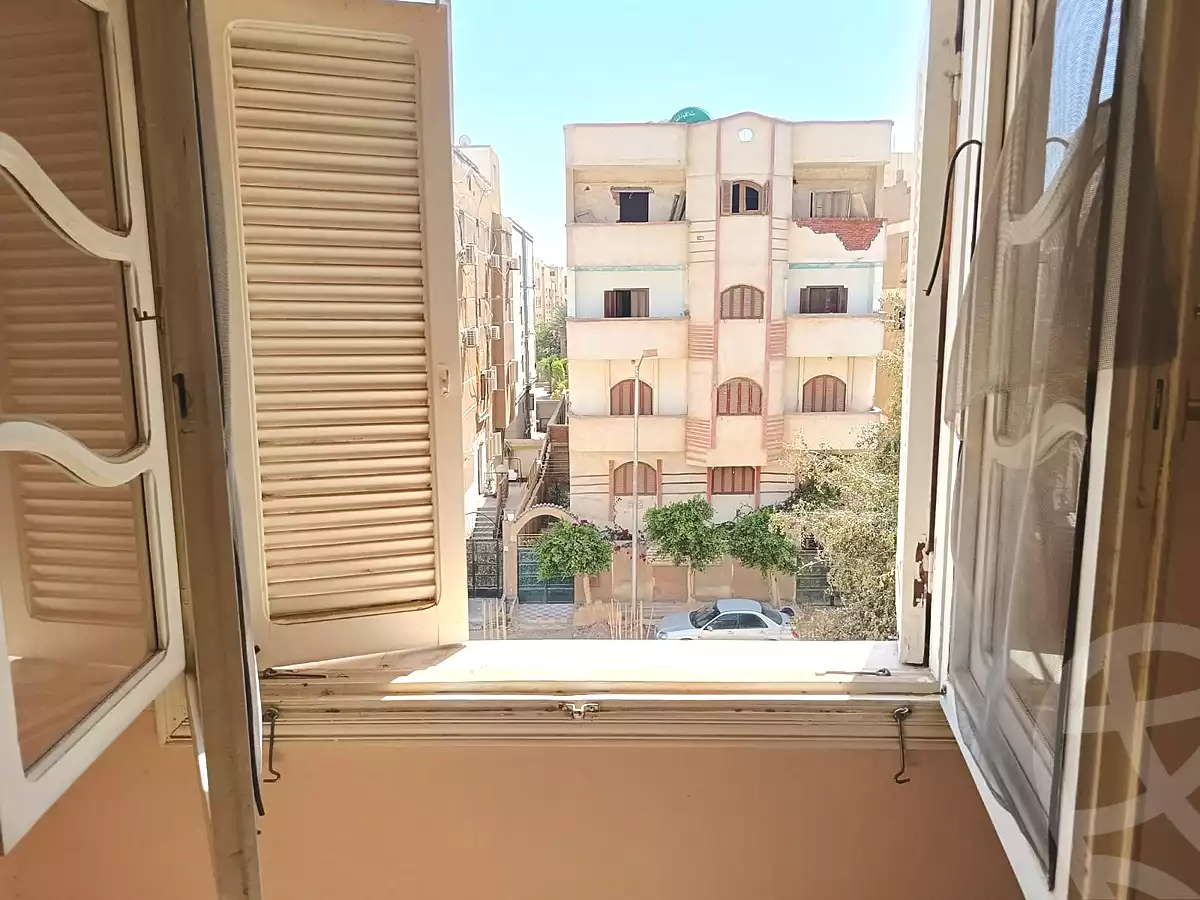 https://aqarmap.com.eg/ar/listing/7154763-for-rent-cairo-6th-of-october-el-ahyaa-neighborhood-3rd-al-hay-al-thalith-st