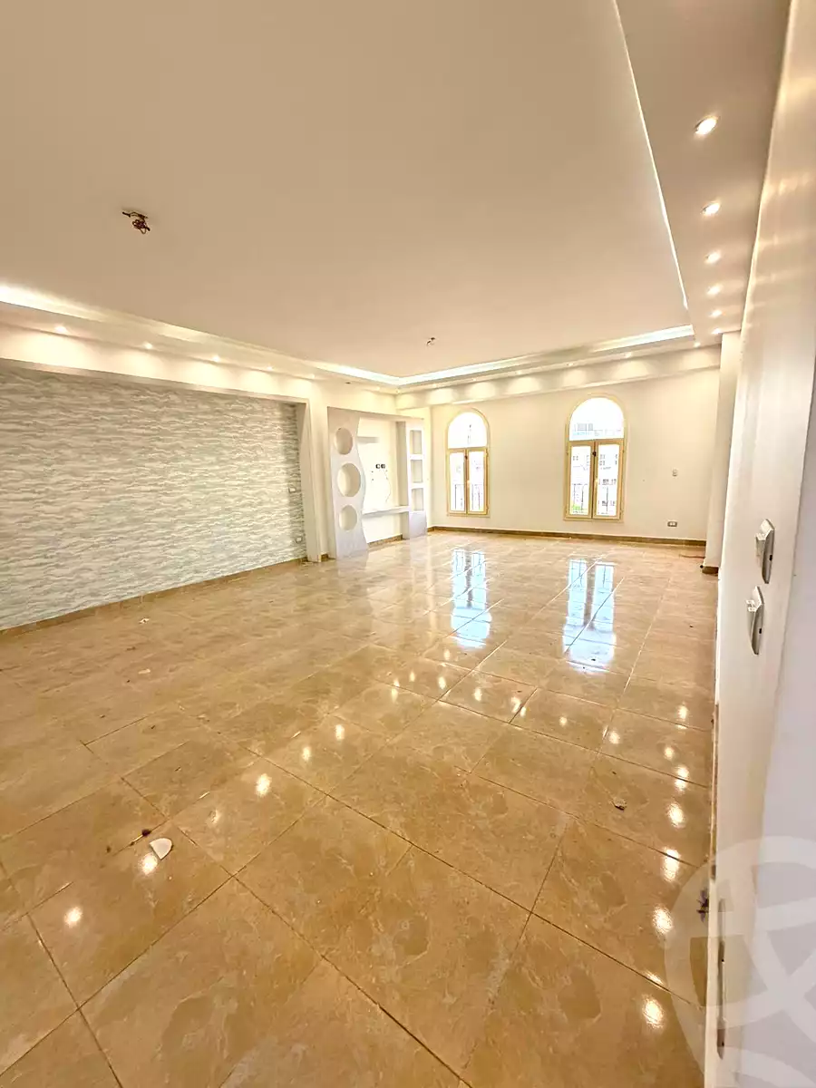 https://aqarmap.com.eg/ar/listing/7154812-for-rent-cairo-el-sheikh-zayed-city-el-hay-elawel-street-10
