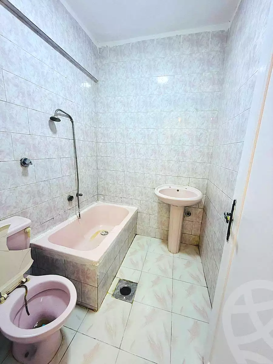 https://aqarmap.com.eg/ar/listing/7156211-for-sale-alexandria-al-agamy-shataa-el-nakheel-street-61