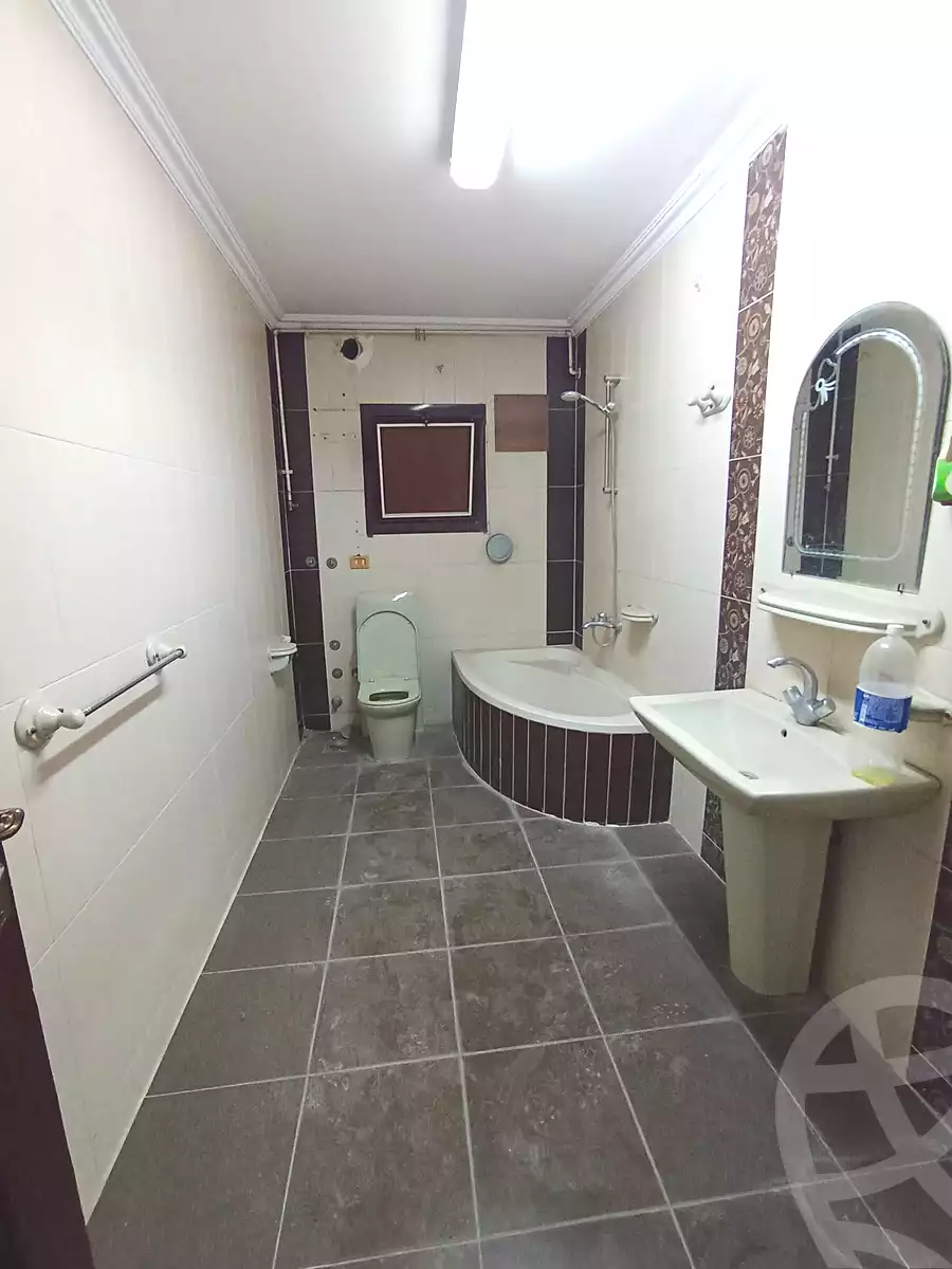 https://aqarmap.com.eg/ar/listing/7158196-for-rent-cairo-helwan-mostafa-fahmy-st