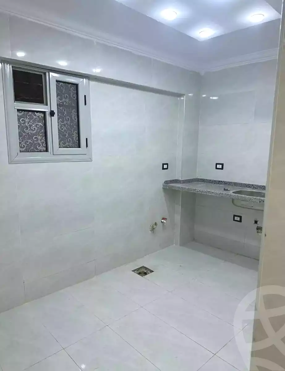 https://aqarmap.com.eg/ar/listing/7158829-for-sale-alexandria-al-agamy-el-hanouvel-radwan-st