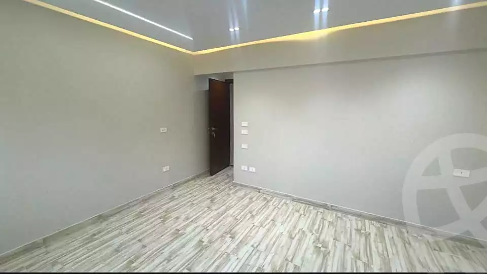 https://aqarmap.com.eg/ar/listing/7159146-for-rent-alexandria-lsywf-gamila-city-compound