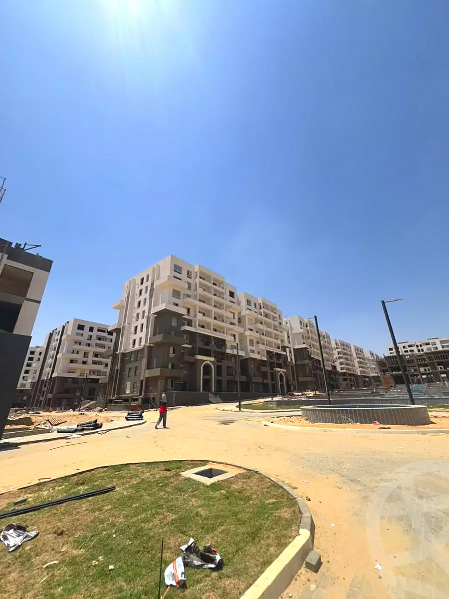 https://aqarmap.com.eg/ar/listing/7154565-for-sale-cairo-new-administrative-capital-r8-tj-msr
