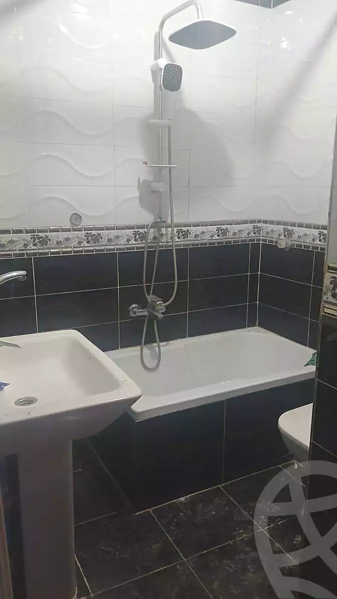 https://aqarmap.com.eg/ar/listing/7159554-for-sale-alexandria-al-agamy-el-hanouvel-el-warsha-st