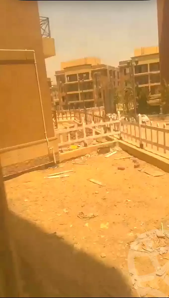 https://aqarmap.com.eg/ar/listing/7159710-for-sale-cairo-el-sheikh-zayed-city-compounds-el-khamayel