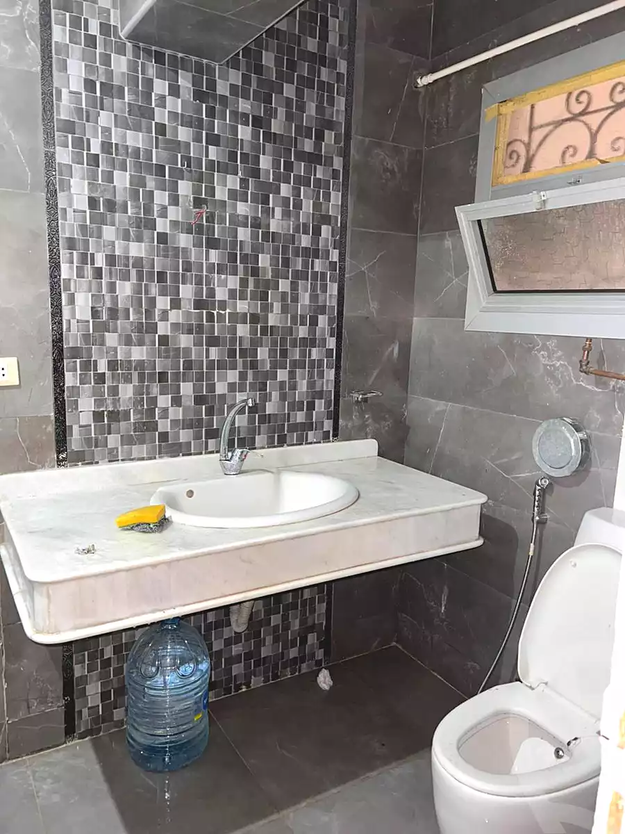 https://aqarmap.com.eg/ar/listing/7159967-for-sale-cairo-6th-of-october-el-ahyaa-neighborhood-2nd-divided-from-al-kafrawei-st