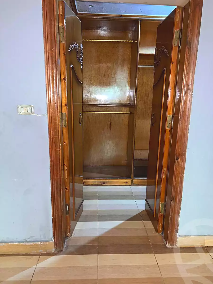 https://aqarmap.com.eg/ar/listing/7159967-for-sale-cairo-6th-of-october-el-ahyaa-neighborhood-2nd-divided-from-al-kafrawei-st