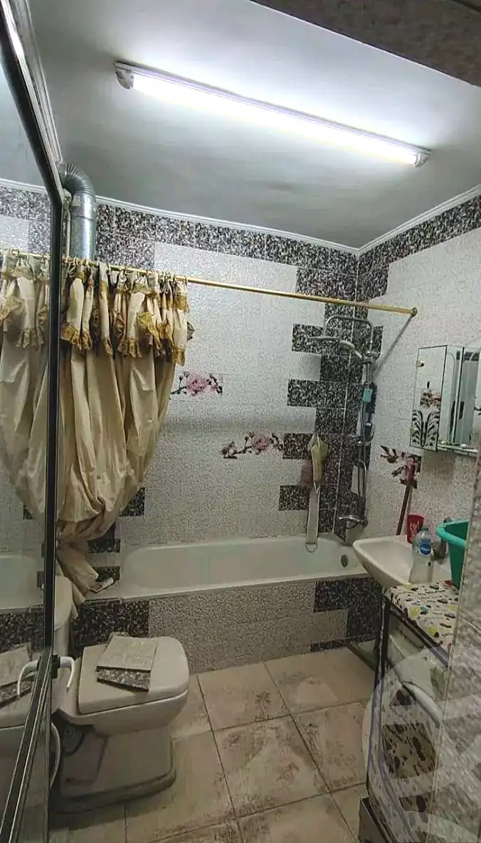 https://aqarmap.com.eg/ar/listing/7160062-for-sale-cairo-ain-shams-ain-shams-el-sharkia-el-zahraa-st