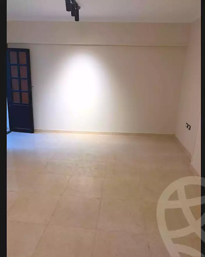 https://aqarmap.com.eg/en/listing/7161295-for-sale-cairo-helwan-helwan-el-sharkeya-mostafa-safwat-st