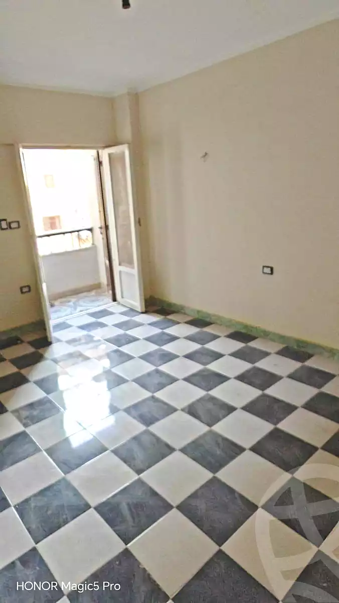 https://aqarmap.com.eg/en/listing/7161618-for-sale-cairo-helwan-helwan-el-sharkeya-mostafa-safwat-st