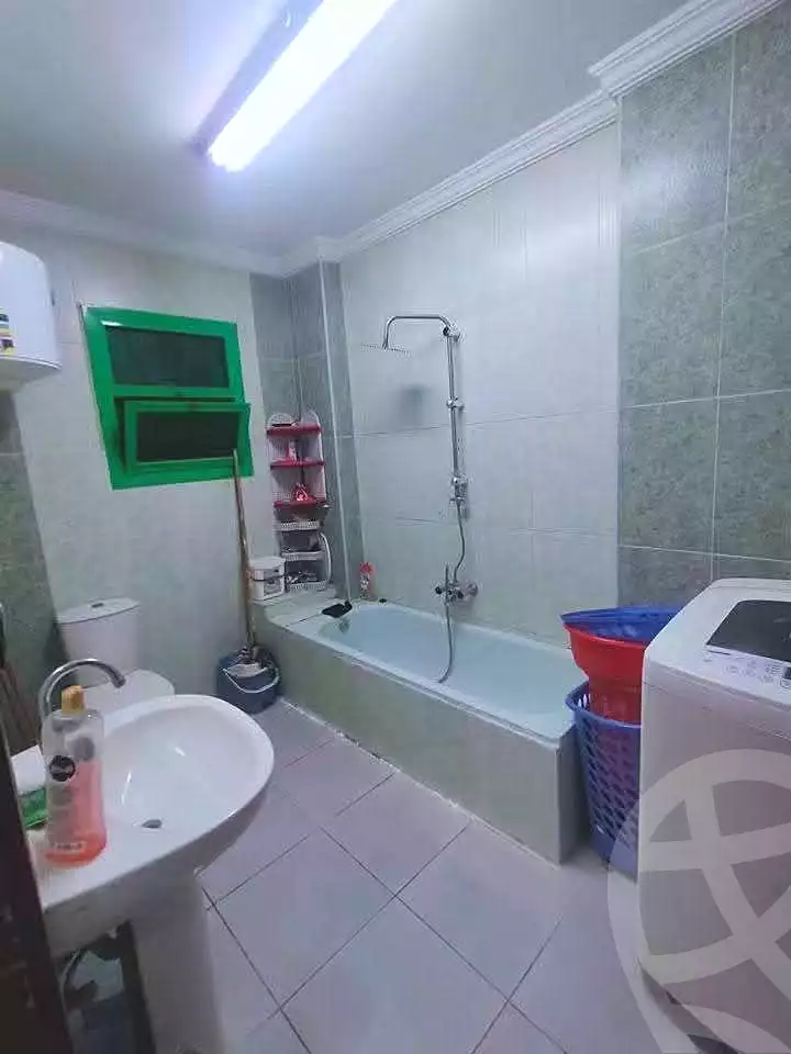 https://aqarmap.com.eg/ar/listing/7162126-for-sale-cairo-helwan-helwan-el-sharkeya-heidar-st