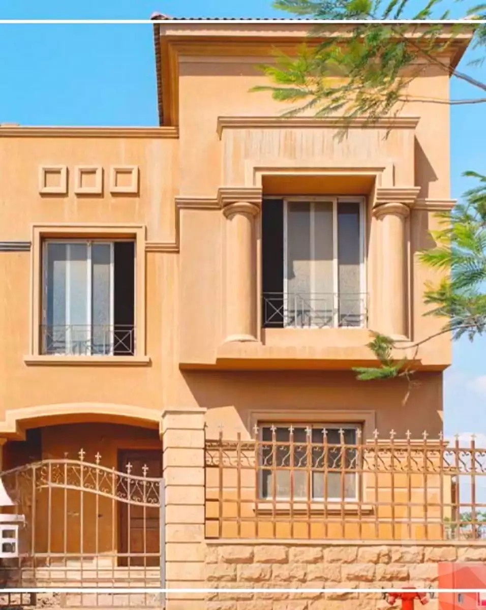 https://aqarmap.com.eg/en/listing/7162896-for-sale-cairo-el-sheikh-zayed-city-compounds-royal-meadows