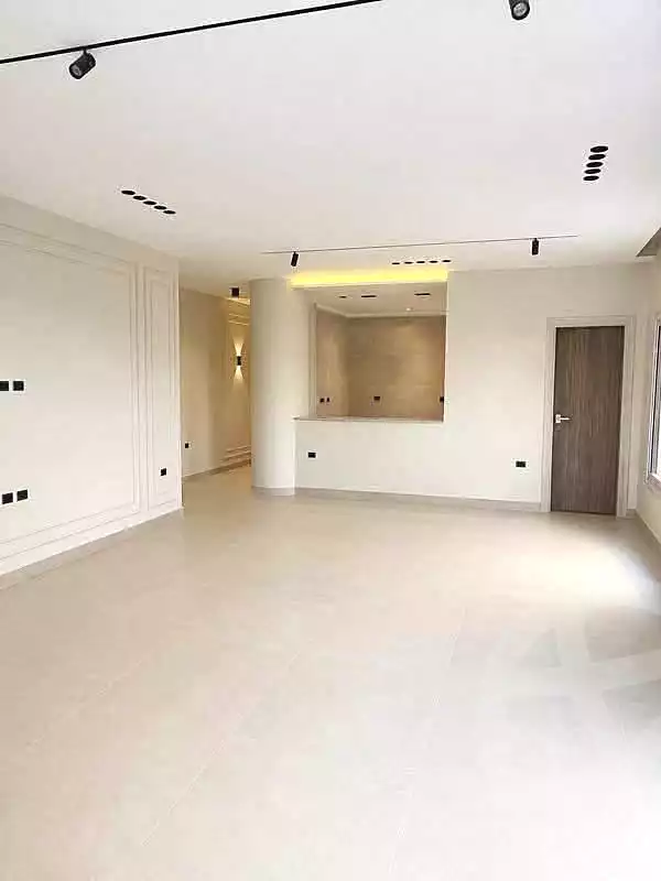 https://aqarmap.com.eg/ar/listing/7130928-for-sale-cairo-el-sheikh-zayed-city-el-hay-el-thaleth-ashaer