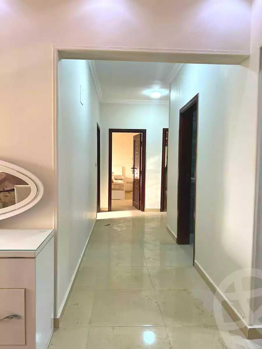 https://aqarmap.com.eg/en/listing/7163760-for-sale-cairo-el-sheikh-zayed-city-compounds-el-khamayel