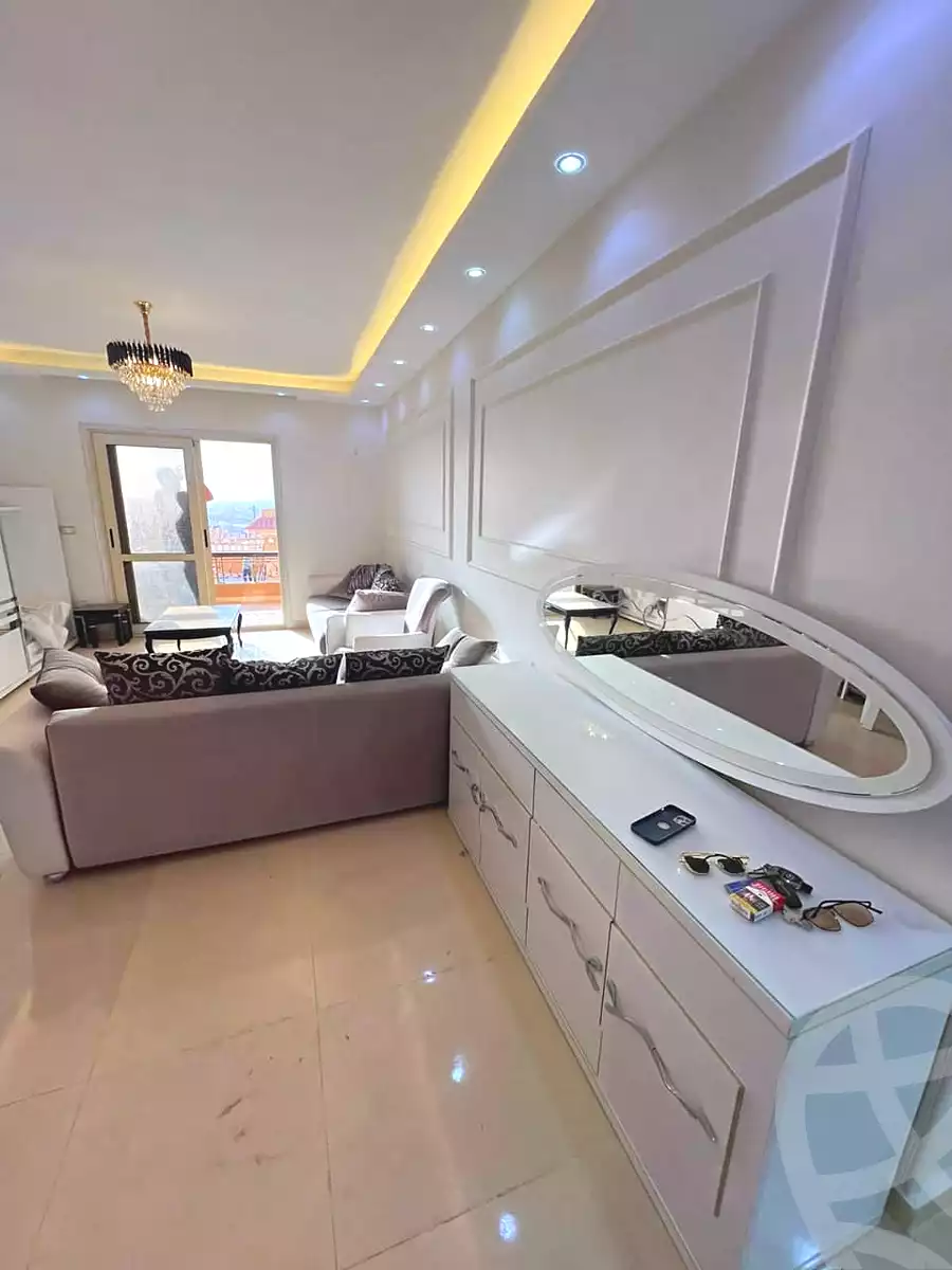 https://aqarmap.com.eg/en/listing/7163760-for-sale-cairo-el-sheikh-zayed-city-compounds-el-khamayel
