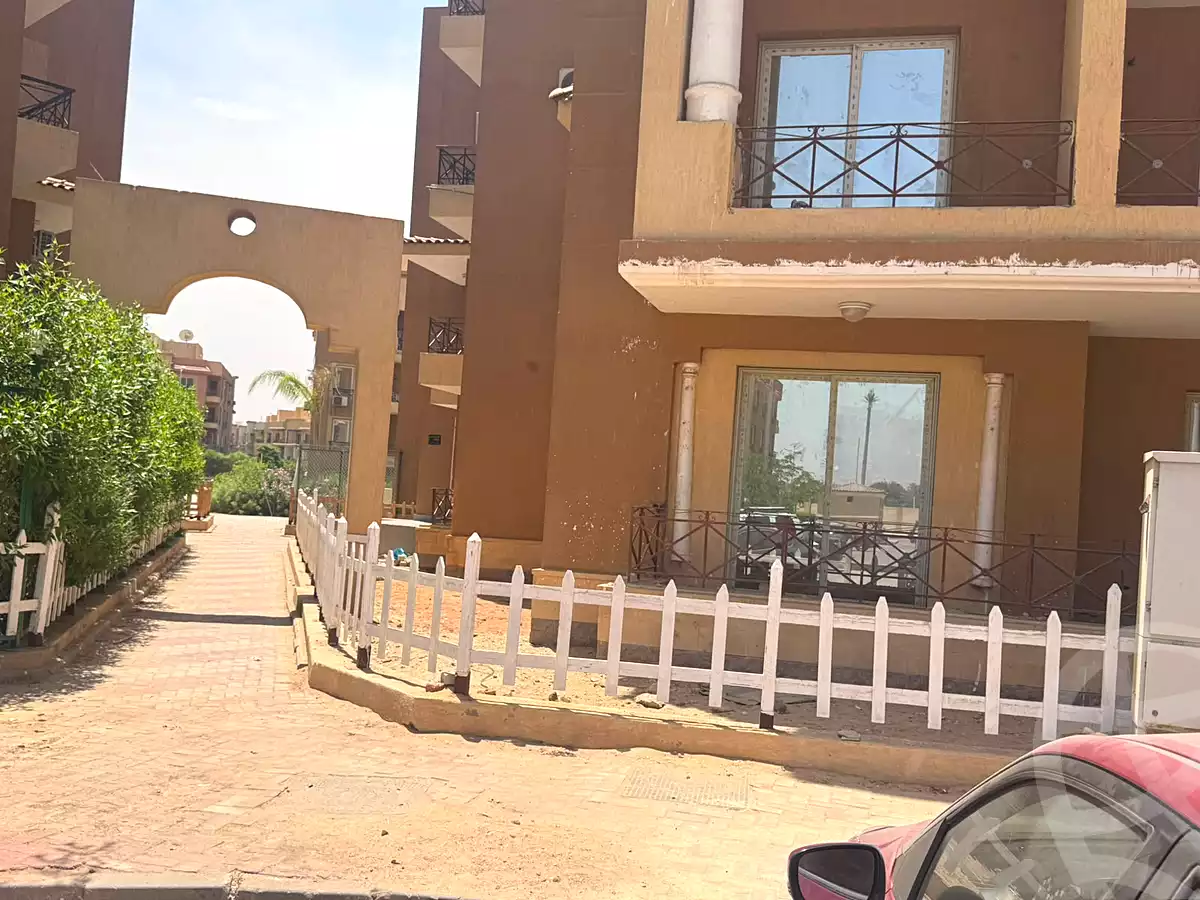 https://aqarmap.com.eg/en/listing/7163767-for-sale-cairo-el-sheikh-zayed-city-compounds-el-khamayel