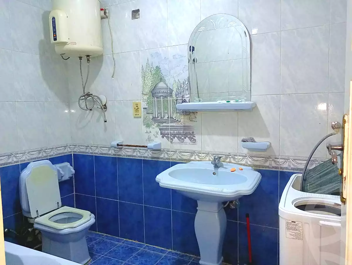 https://aqarmap.com.eg/ar/listing/7164031-for-sale-cairo-6th-of-october-el-ahyaa-neighborhood-2nd-divided-from-al-kafrawei-st