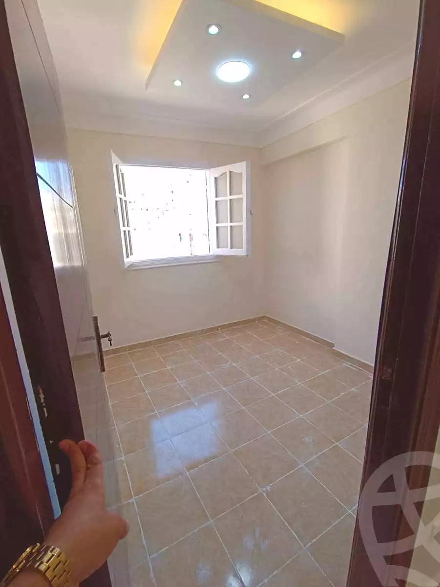https://aqarmap.com.eg/ar/listing/7165068-for-sale-alexandria-sydy-bshr-sydy-bshr-bhry