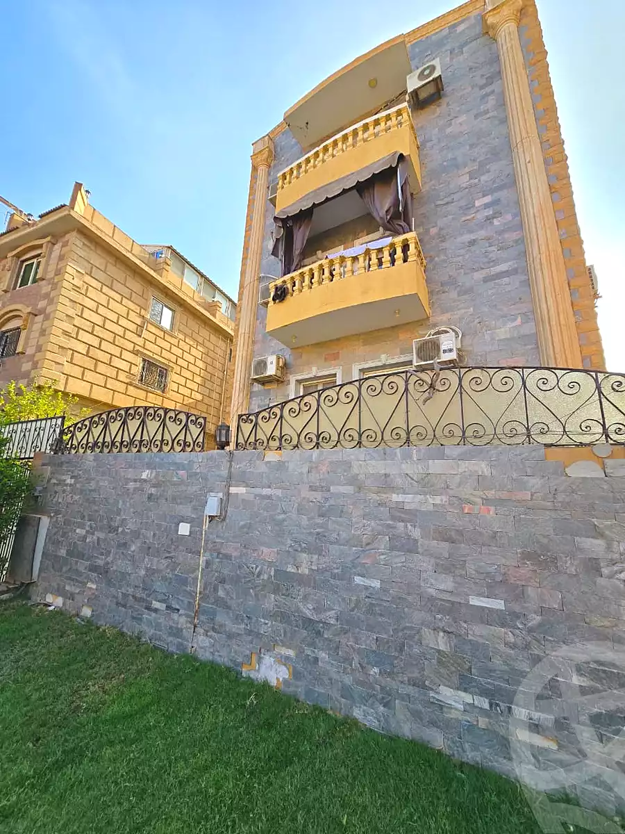https://aqarmap.com.eg/ar/listing/7165388-for-sale-cairo-el-sheikh-zayed-city-el-hay-elasher-street-100
