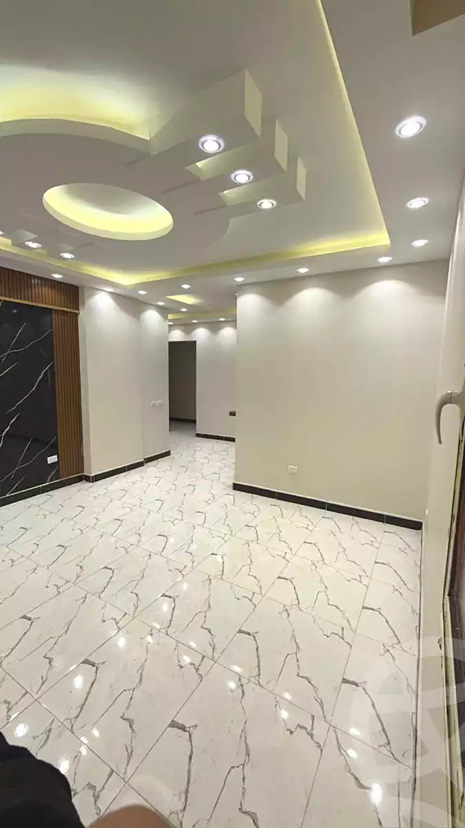 https://aqarmap.com.eg/ar/listing/7165690-for-sale-cairo-6th-of-october-el-ahyaa-neighborhood-3rd-al-hay-al-thalith-st